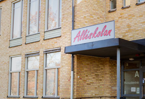 Entré till Alléskolan. 