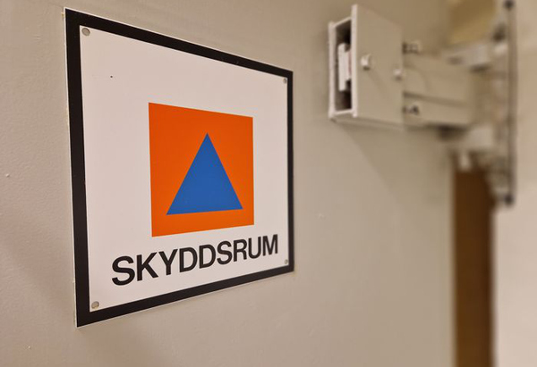 Skylt skyddsrum.