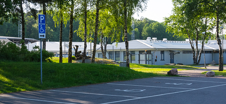 Parkering med handikappskylt.